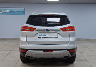 Подержанный автомобиль Geely Atlas 2018 года (6 фото)