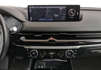 Подержанный автомобиль Genesis G80 2021 года (17 фото)