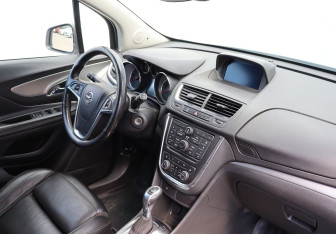 Подержанный автомобиль Opel Mokka 2015 года (10 фото)