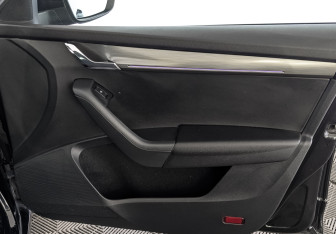 Подержанный автомобиль Skoda Octavia Liftback 2020 года (24 фото)