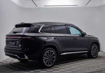 Подержанный автомобиль Geely Monjaro 2026 года (5 фото)