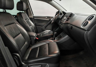 Подержанный автомобиль Volkswagen Tiguan 2011 года (9 фото)