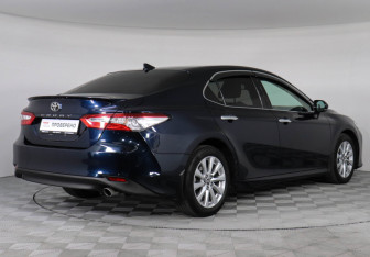 Подержанный автомобиль Toyota Camry Sedan 2018 года (5 фото)