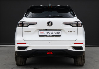 Подержанный автомобиль Changan UNI-S 2024 года (5 фото)