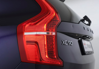 Подержанный автомобиль Volvo XC90 2015 года (21 фото)