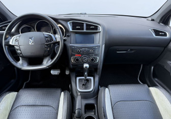 Подержанный автомобиль Citroen DS4 2012 года (14 фото)