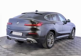 Подержанный автомобиль BMW X4 2021 года (5 фото)