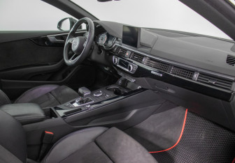 Подержанный автомобиль Audi A5 Coupe 2018 года (9 фото)