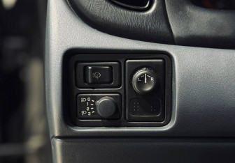 Подержанный автомобиль Nissan Almera Sedan 2005 года (10 фото)