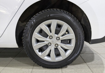 Подержанный автомобиль Hyundai Solaris Sedan 2022 года (12 фото)