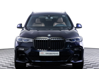 Подержанный автомобиль BMW X7 2021 года (2 фото)