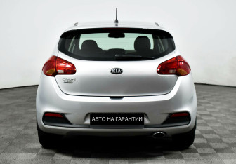 Подержанный автомобиль Kia Ceed Hatchback 2013 года (4 фото)