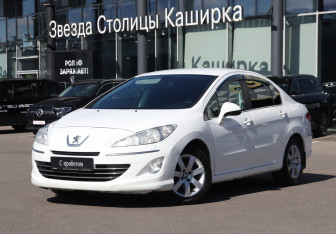 Подержанный автомобиль Peugeot 408 2014 года (16 фото)