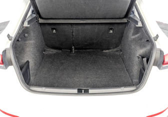 Подержанный автомобиль Skoda Rapid Liftback 2022 года (10 фото)