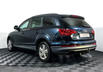 Подержанный автомобиль Audi Q7 2011 года (7 фото)