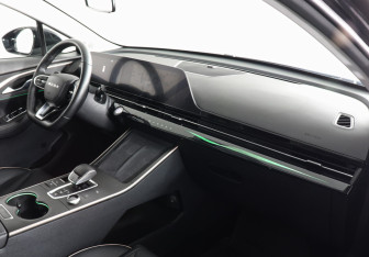 Подержанный автомобиль Omoda C5 2023 года (10 фото)