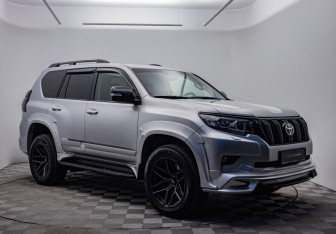 Подержанный автомобиль Toyota Land Cruiser Prado 2021 года (3 фото)