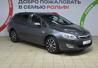 Подержанный автомобиль Opel Astra Wagon 2012 года (3 фото)