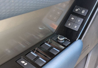 Подержанный автомобиль Land Rover Range Rover Velar 2018 года (17 фото)