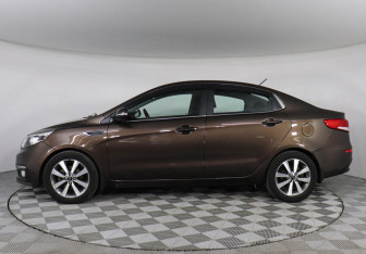 Подержанный автомобиль Kia Rio Sedan 2016 года (8 фото)