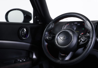 Подержанный автомобиль MINI Countryman 2021 года (13 фото)