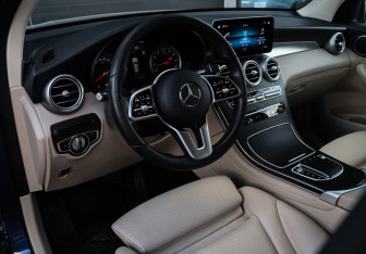 Подержанный автомобиль Mercedes-Benz GLC Coupe 2019 года (14 фото)