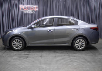 Подержанный автомобиль Kia Rio Sedan 2017 года (8 фото)