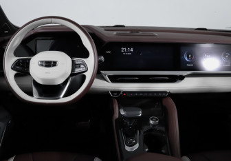 Подержанный автомобиль Geely Monjaro 2024 года (12 фото)