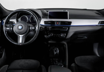 Подержанный автомобиль BMW X2 2019 года (12 фото)