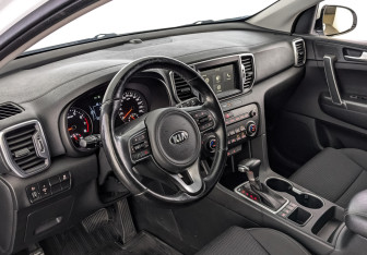 Подержанный автомобиль Kia Sportage 2018 года (15 фото)