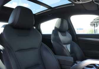 Подержанный автомобиль Geely Tugella 2022 года (14 фото)
