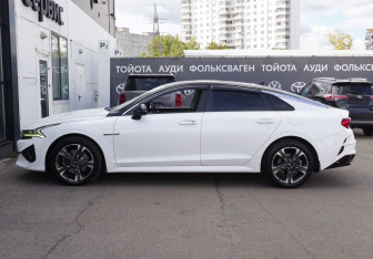 Подержанный автомобиль Kia K5 2020 года (8 фото)