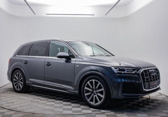 Подержанный автомобиль Audi Q7 2019 года (7 фото)