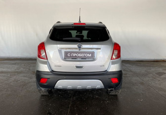Подержанный автомобиль Opel Mokka 2015 года (6 фото)