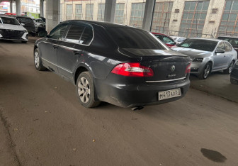 Подержанный автомобиль Skoda Superb Liftback 2012 года (3 фото)