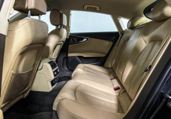 Подержанный автомобиль Audi A7 2012 года (10 фото)