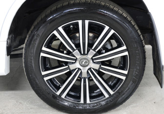 Подержанный автомобиль Lexus LX 2018 года (26 фото)