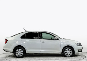 Подержанный автомобиль Skoda Rapid Liftback 2019 года (4 фото)