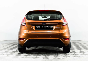 Подержанный автомобиль Ford Fiesta Hatchback 2016 года (6 фото)