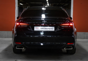 Подержанный автомобиль Toyota Avalon 2023 года (6 фото)