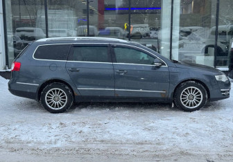 Подержанный автомобиль Volkswagen Passat Wagon 2010 года (4 фото)