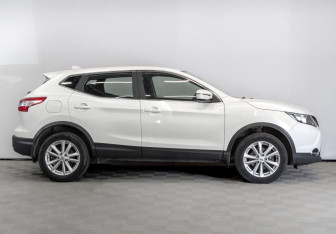 Подержанный автомобиль Nissan Qashqai 2018 года (4 фото)