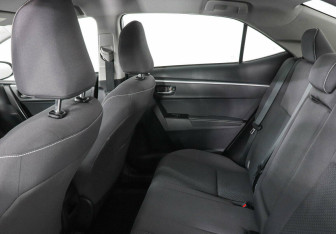 Подержанный автомобиль Toyota Corolla Sedan 2017 года (7 фото)