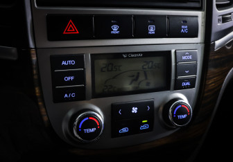 Подержанный автомобиль Hyundai Santa Fe 2010 года (17 фото)