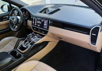 Подержанный автомобиль Porsche Cayenne 2019 года (7 фото)