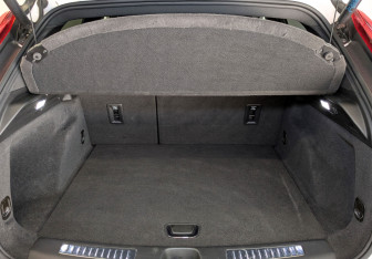 Подержанный автомобиль Cadillac XT4 2020 года (10 фото)