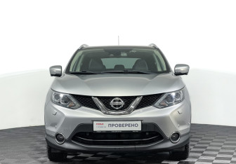 Подержанный автомобиль Nissan Qashqai 2014 года (2 фото)