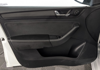 Подержанный автомобиль Skoda Rapid Liftback 2019 года (19 фото)