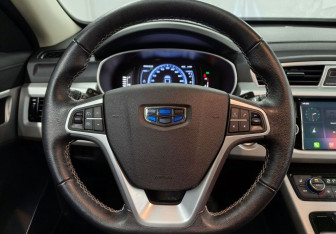 Подержанный автомобиль Geely Atlas 2021 года (12 фото)