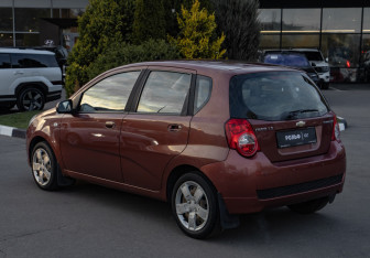 Подержанный автомобиль Chevrolet Aveo Hatchback 2011 года (5 фото)